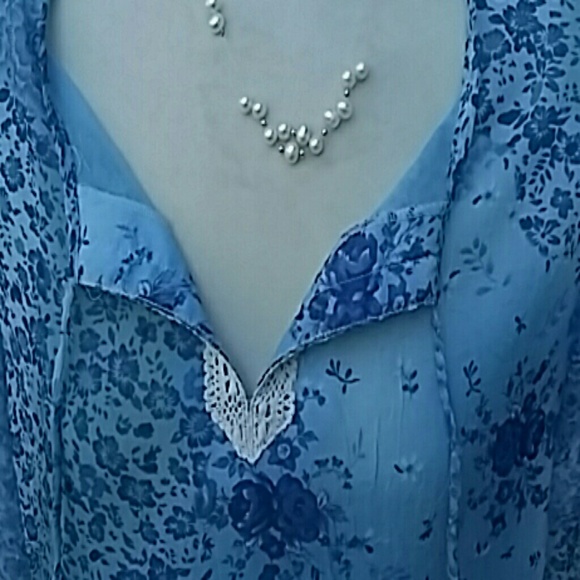 Blouse - Picture 2 of 4